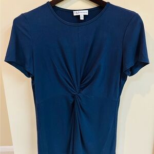 Neiman Marcus Navy Short-Sleeve Twist-Front Tee size Medium